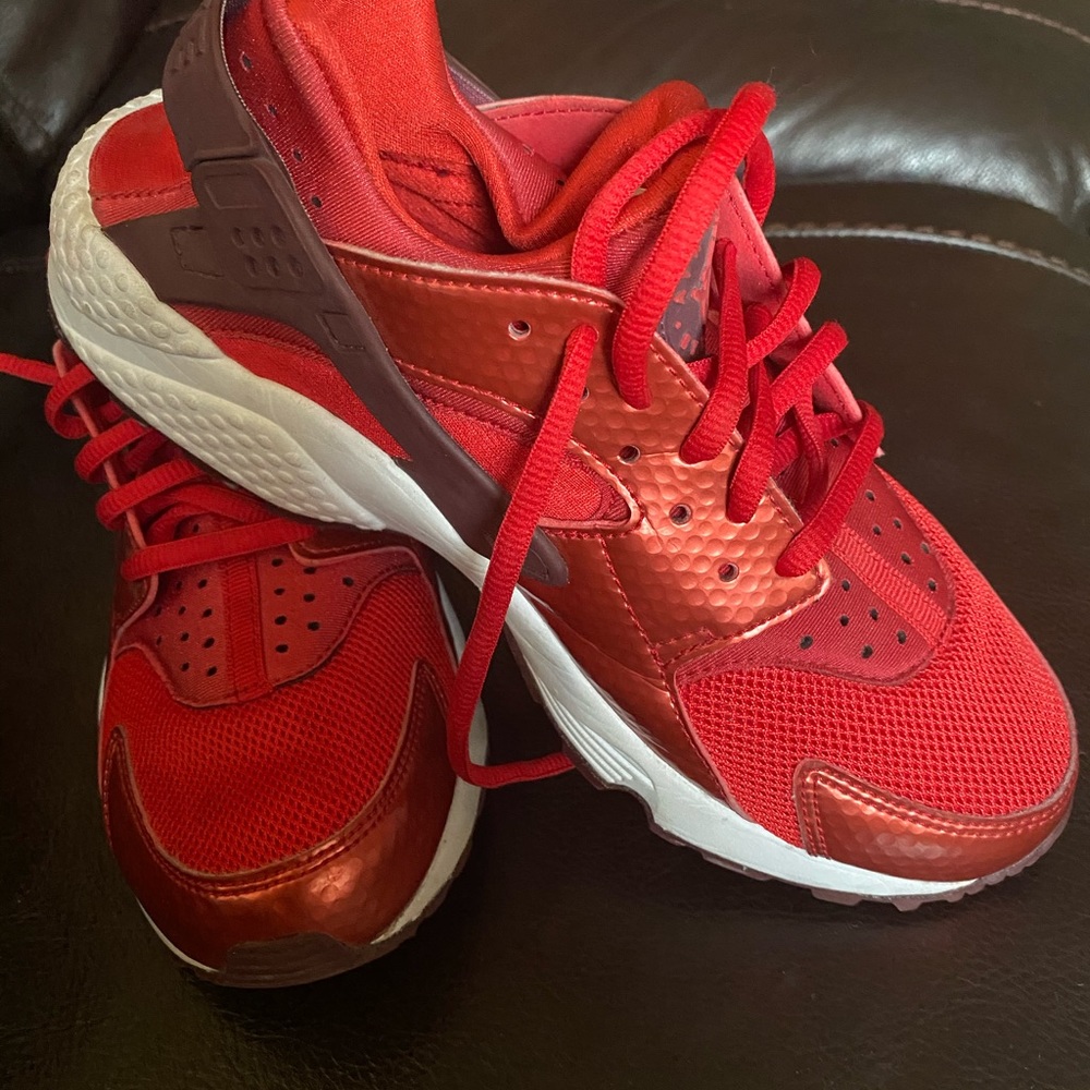 Red Nike Huaraches